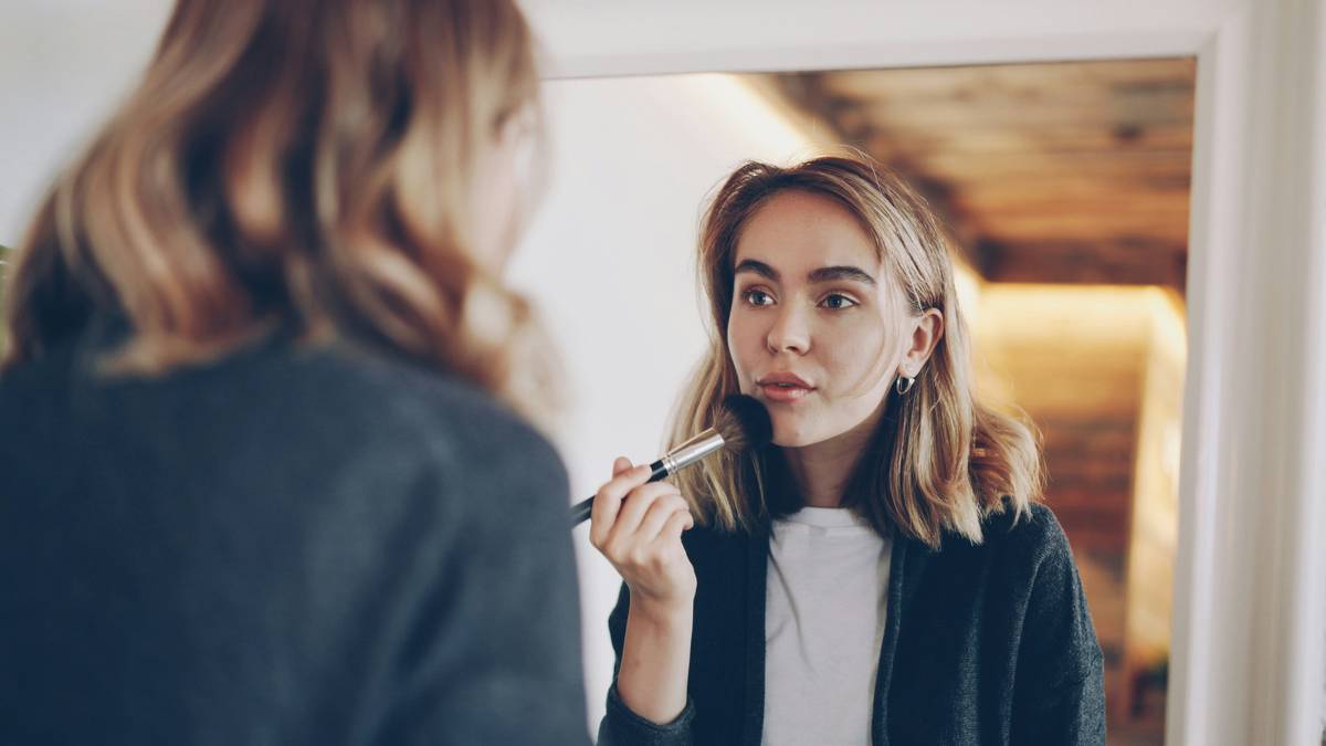 Flowchart guiding users through choosing an ideal eyeliner based on preferences
