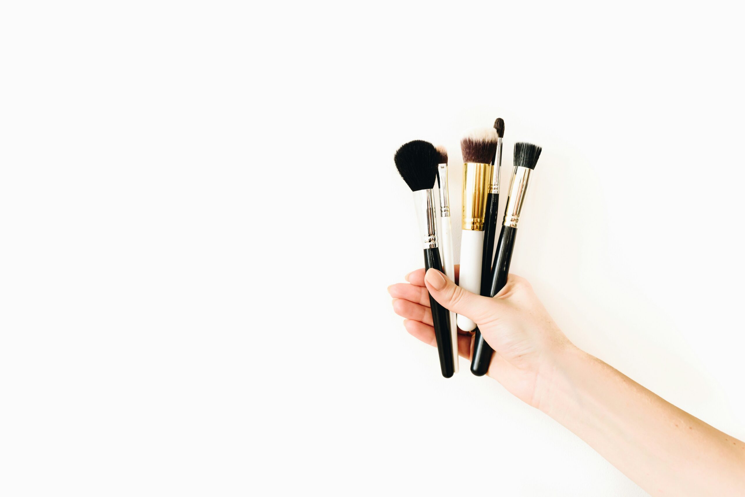 Get That Glow Without Breaking the Bank: The Best Inexpensive Highlighter for Everyday Glam