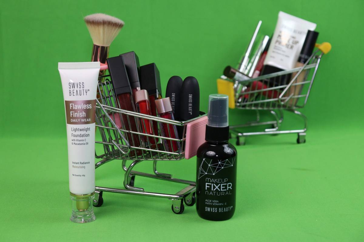 7 Secrets to Finding the Best Inexpensive Makeup Sets for Drugstore Beauties