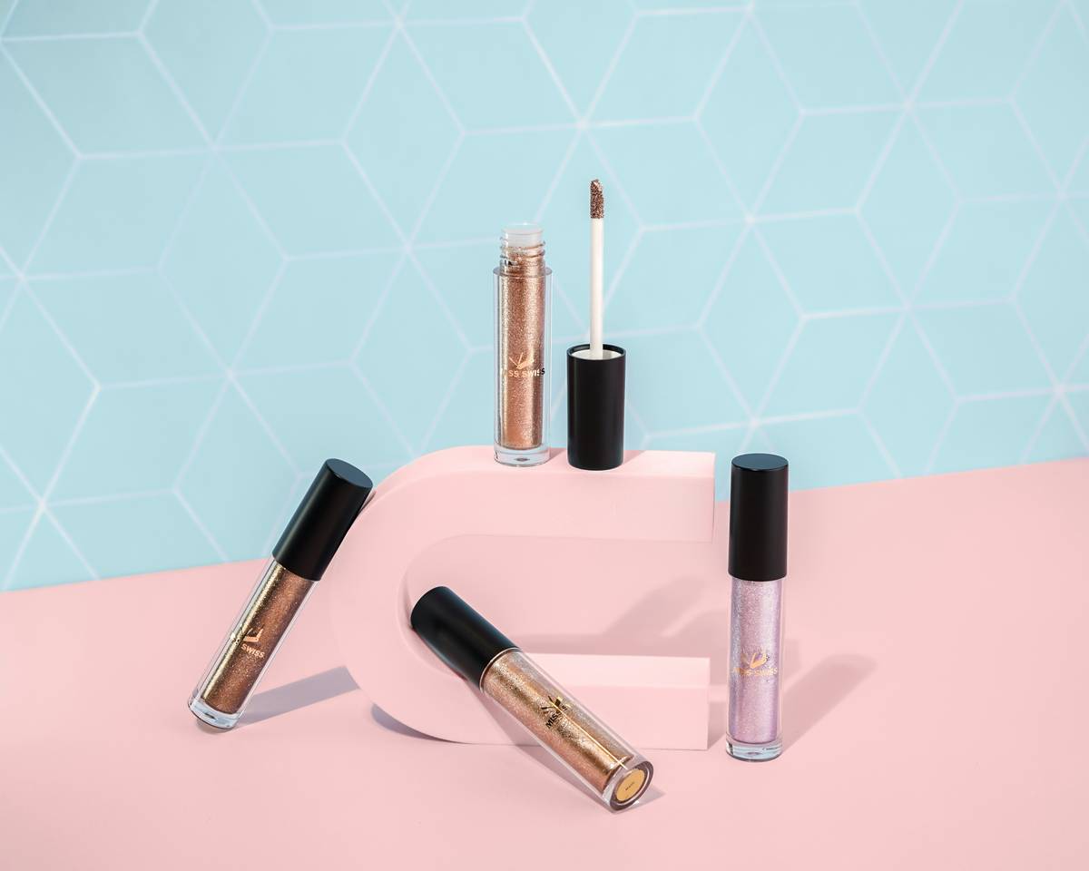 Guide to applying foundation using tools like brushes and sponges
