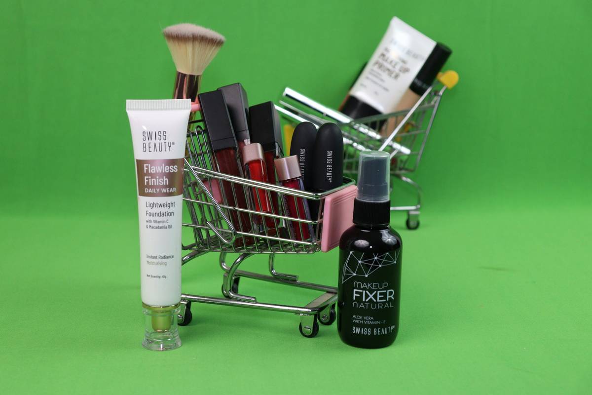 How to Master Drugstore Makeup with the Perfect Economy Eye Pencil