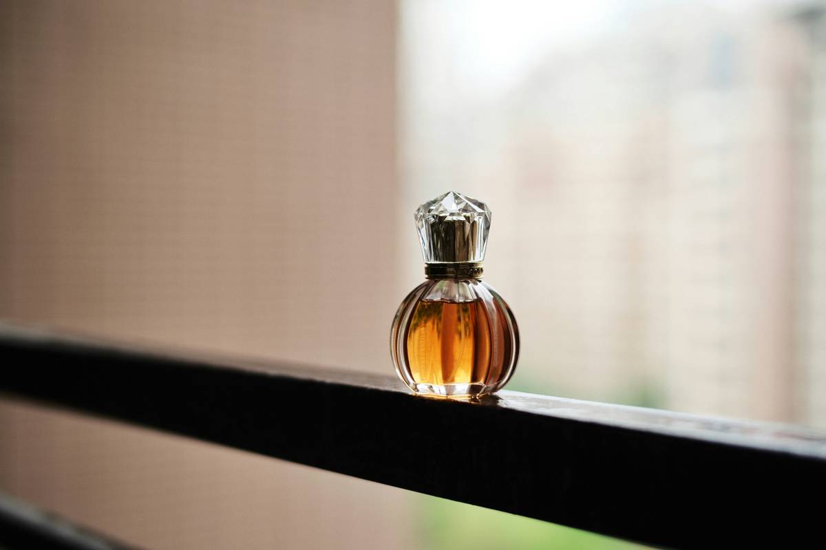 How to Sniff Out the Best Discount Perfume Without Breaking the Bank